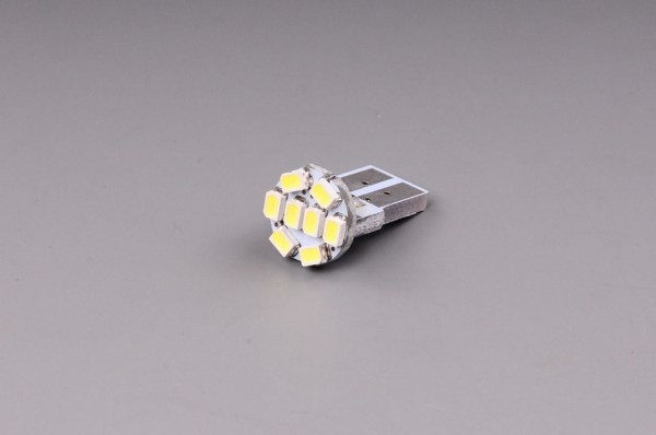 Žárovka LED 12V 5W W2,1x9,5d čirá 8xLED